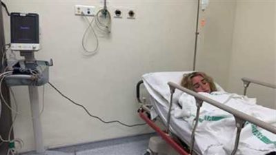 أحمد فهمي يحذف صورة هنا الزاهد من داخل المستشفى لهذا السبب