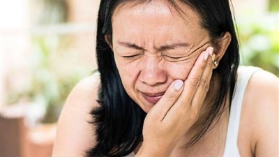 تعرف على طرق علاج وأعراض التهاب الأعصاب بيل