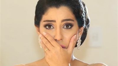 تعليق آيتن عامر على فيديو تعذيب اب لابنته التى لا تتعدى السنه