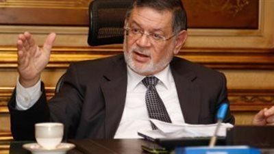 كيف يغذى الذباب الإلكترونى للإخوان السوشيال ميديا بالشائعات؟.. يجيب ثروت الخرباوى