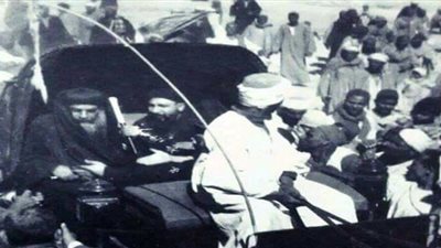 البابا كيرلس في الحنطور