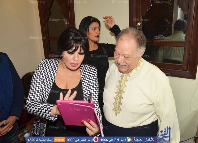 بالصور   فيفى عبده تحضر عرض مسرحى ليحيى الفخرانى
