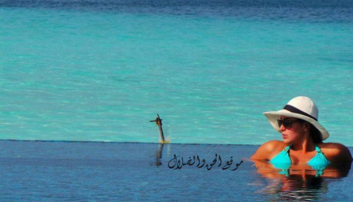 بالصور ياسمين صبرى تستفز جمهورها بالبكينى الفاضح