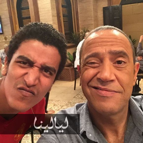 هل تذكرون الفنان محمد شرف تعرفوا على ابنه الممثل الصاعد الذي يشبهه