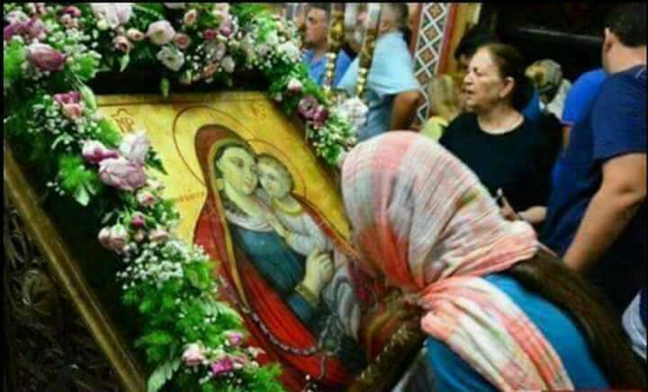 بالصور معجزة تحدث سنويا في اليونان يوم ١٥ أغسطس منذ عام 1705