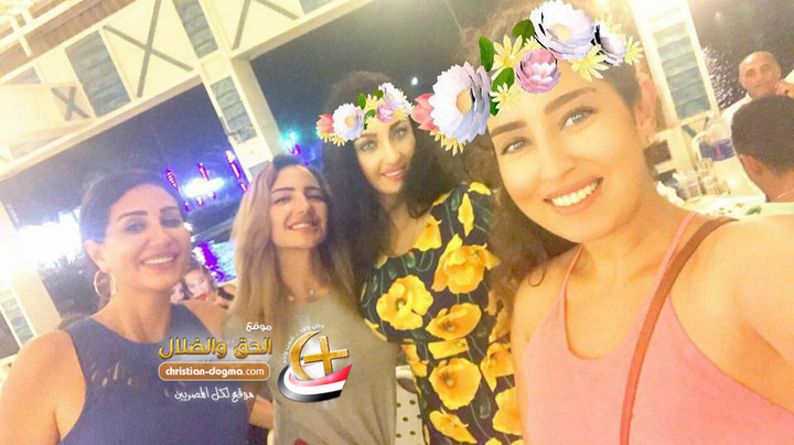 بالصور صافيناز تتألق مع وفاء و ايتن عامر فى الساحل