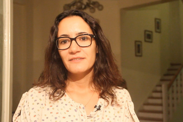 شاهد  معاقبة أحمد الفيشاوي ومايوه شيرين رضا   لقطات مثيرة في كليب  3 دقات 