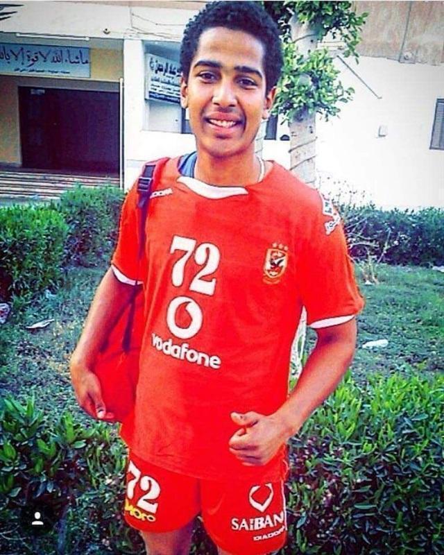 بالصورة مصرع لاعب الأهلي السابق في حادث سير