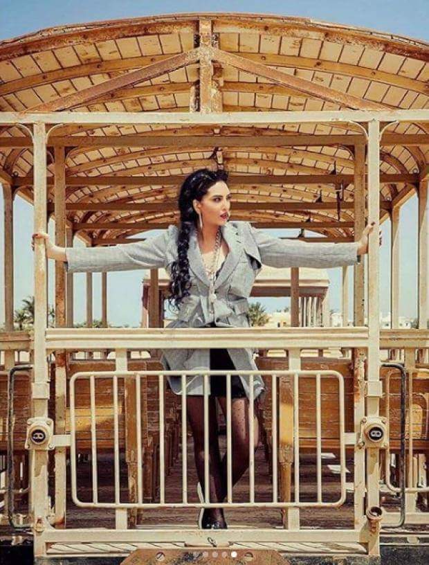 بالصور حوريه فرغلي بالهوت شورت في أحدث جلسة تصوير
