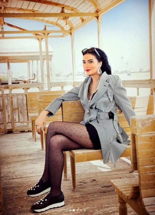 بالصور حوريه فرغلي بالهوت شورت في أحدث جلسة تصوير