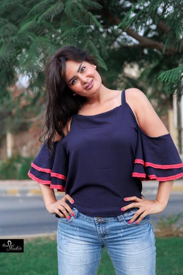 بالصور سما المصري بشورت و تاتوه مثير بعد قرار توبتها