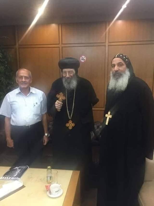 شهود عيان ينشرون الصوره الأخيره للأنبا بيشوي قبل نياحته و الحوار الذي دار بينهم و الحاله التي كان عليها نيافته
