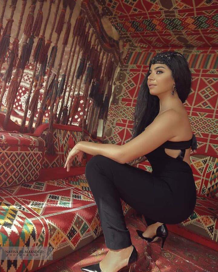 بالصور نسرين أمين تفاجئ متابعيها بجلسة تصوير جريئه جدا