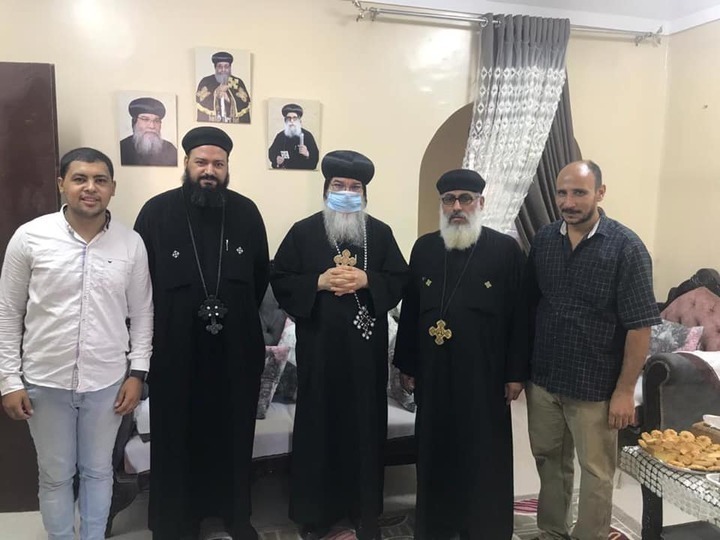شاهد ما قام بفعلة الانبا مكاريوس اسقف المنيا صور