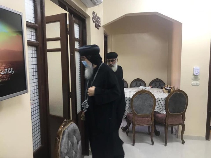 شاهد ما قام بفعلة الانبا مكاريوس اسقف المنيا صور