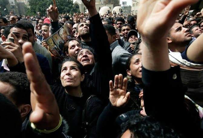 صور محزنة لاتنسى من جنازة البابا شنودة الثالث في تذكار رحيله