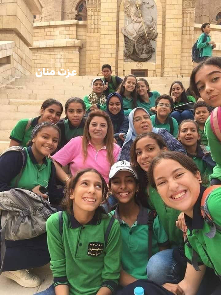 مسلمين داخل الكنيسة المعلقة    الصور التى اثارت ضجة على مواقع التواصل