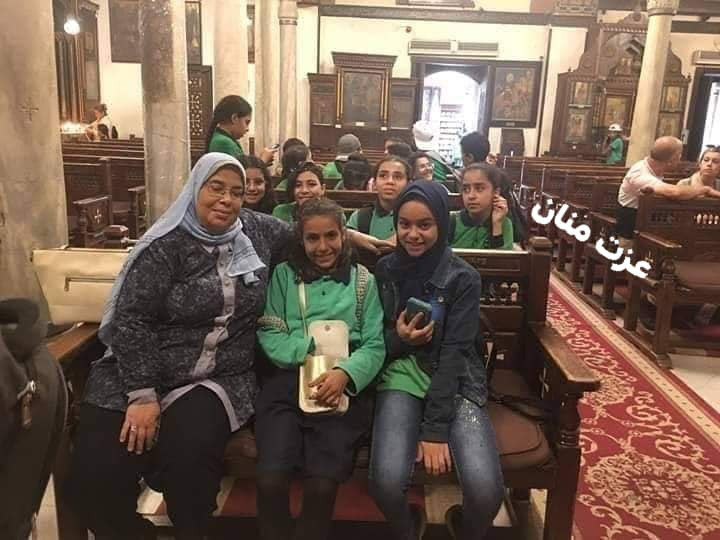 مسلمين داخل الكنيسة المعلقة    الصور التى اثارت ضجة على مواقع التواصل