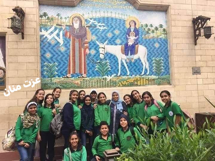 مسلمين داخل الكنيسة المعلقة    الصور التى اثارت ضجة على مواقع التواصل