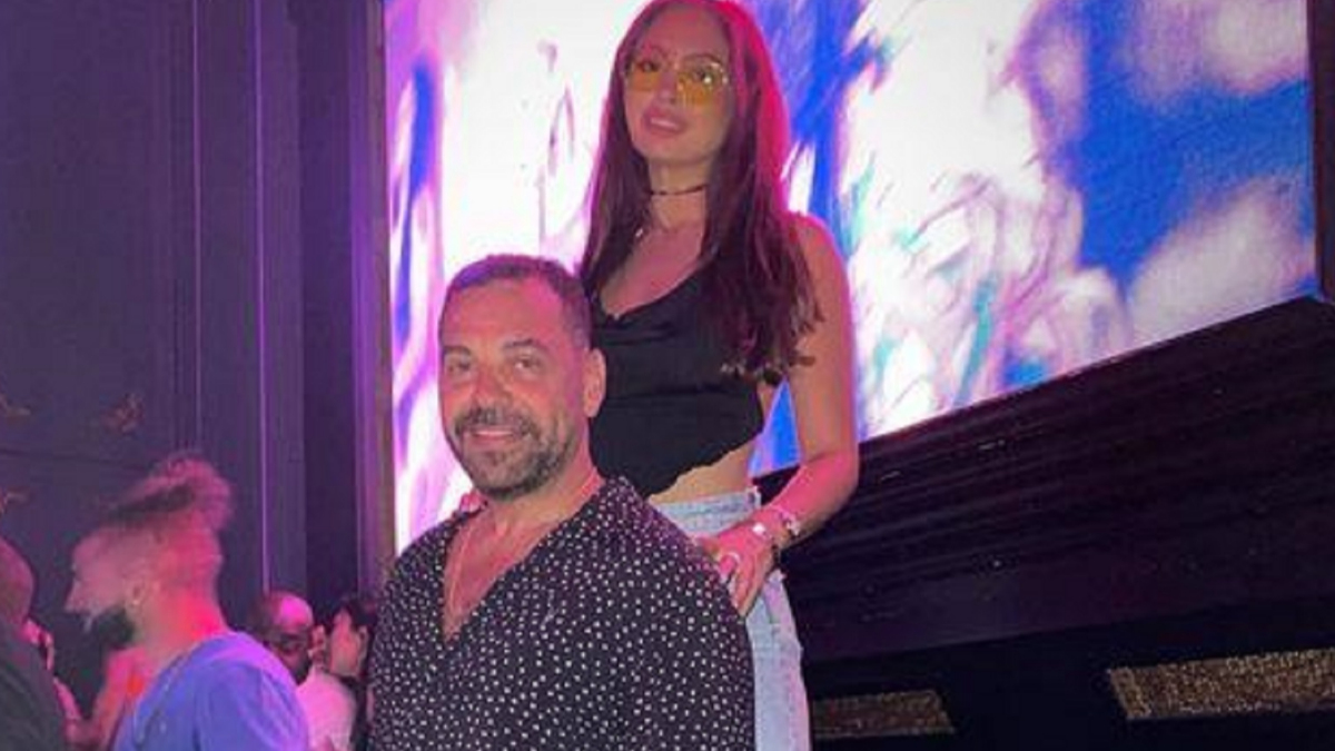 صور طارق العريان ونيكول سعفان داخل السياره فى امريكا تشعل مواقع التواصل