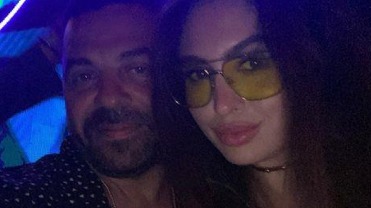 صور طارق العريان ونيكول سعفان داخل السياره فى امريكا تشعل مواقع التواصل