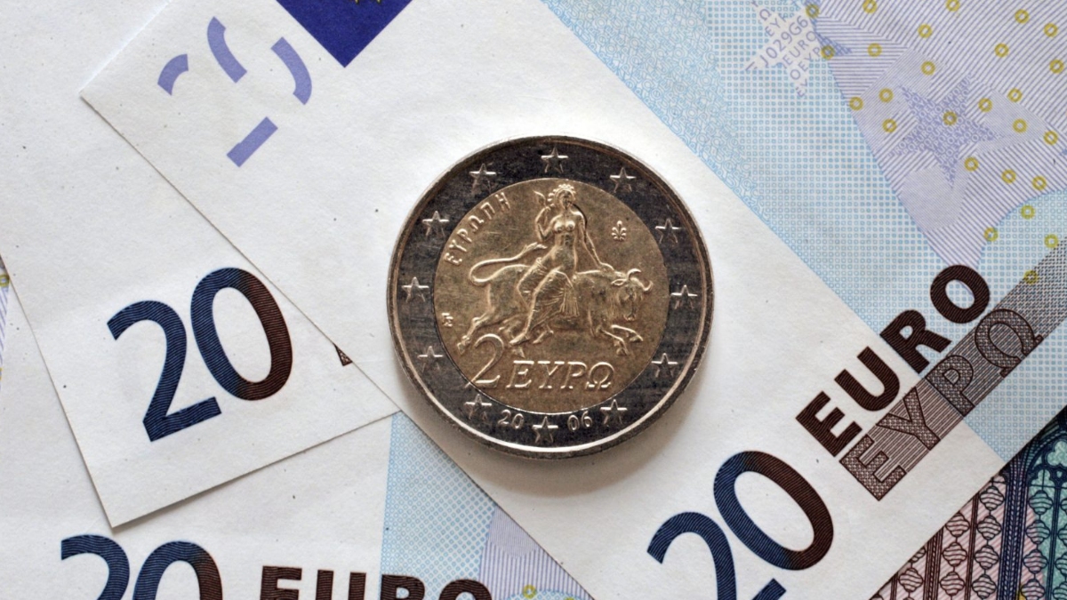 سعر اليورو مقابل الجنية في البنوك اليوم الجمعة 10 يونيو 2022