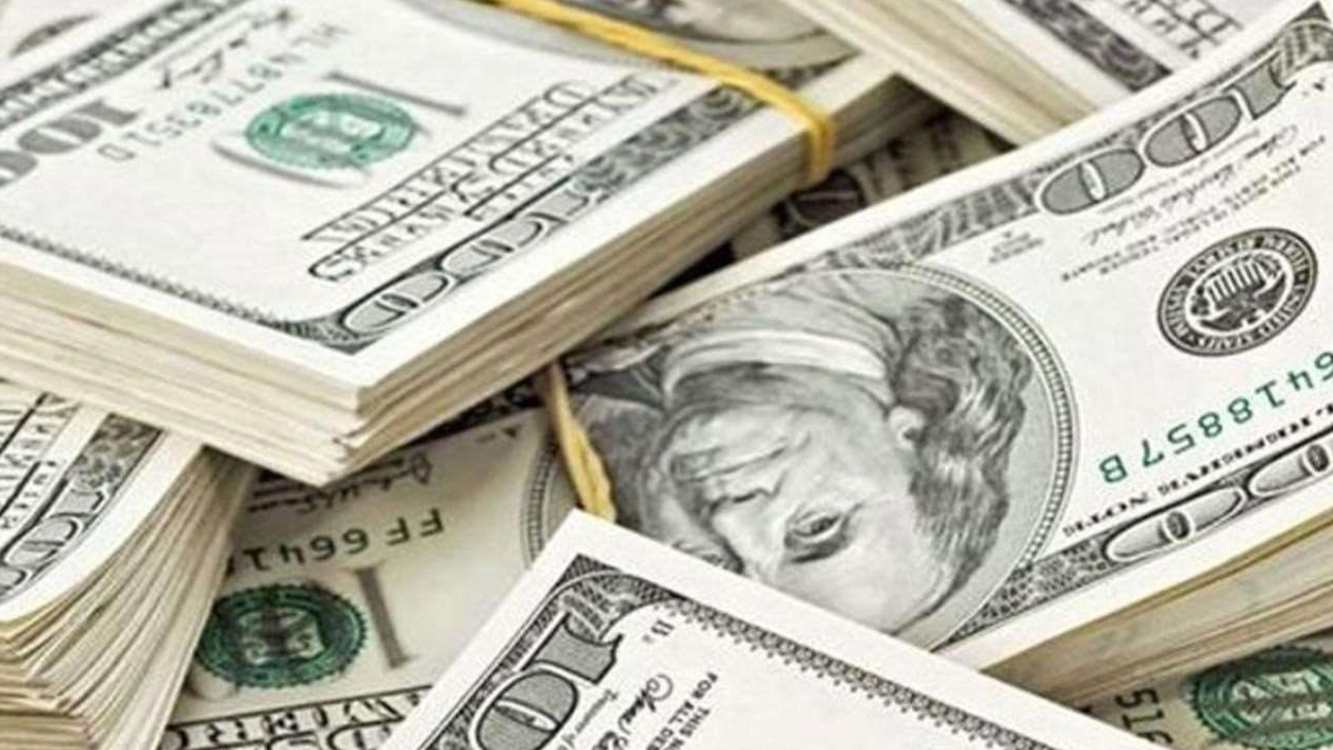 سعر الدولار الأمريكى مقابل الجنية المصرى اليوم الإثنين في مصر 13 يونيو 2022