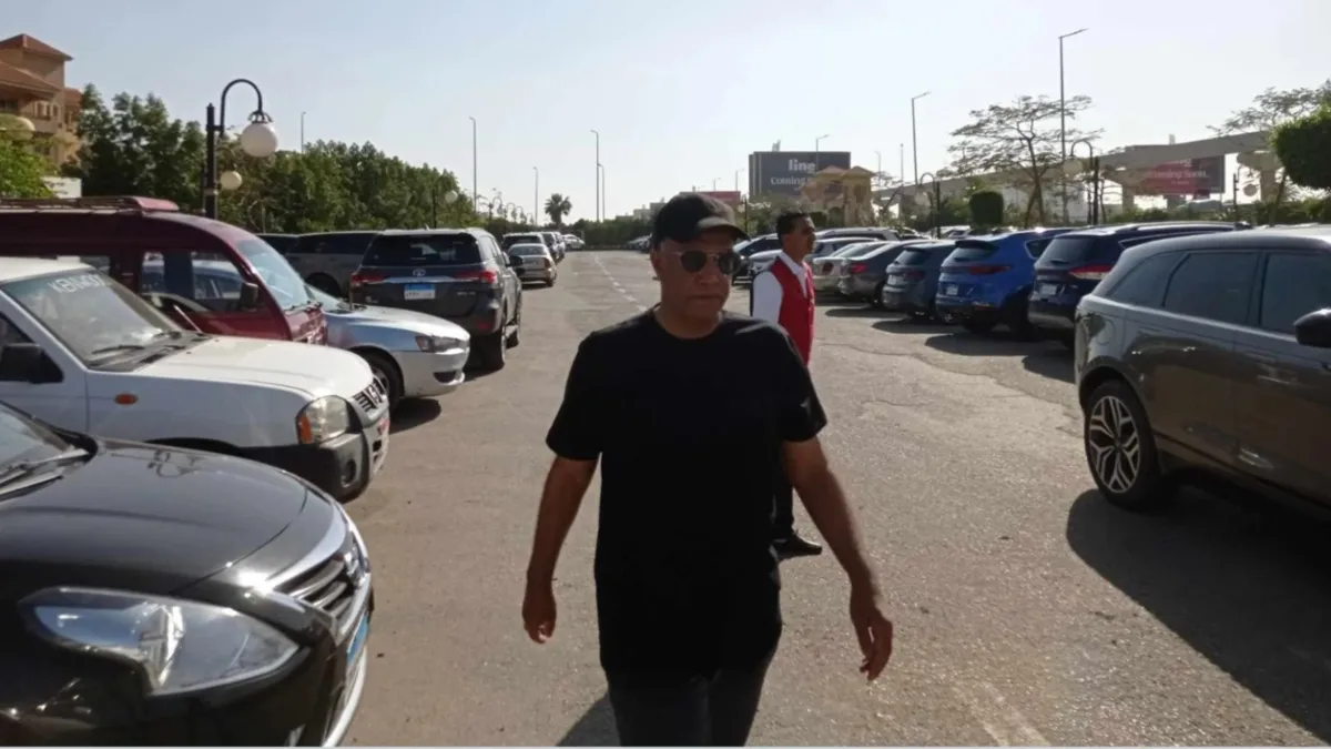 تشييع جنازة الفنان الراحل صلاح السعدني نجلة أحمد رافق جثمانه