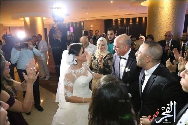 أحمد السقا بصحبة زوجته فى حفل زفاف عائلي  صور 