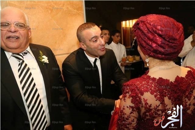 أحمد السقا بصحبة زوجته فى حفل زفاف عائلي  صور 