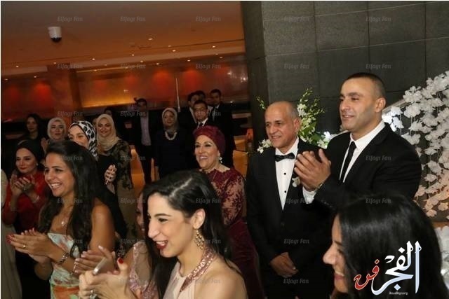 أحمد السقا بصحبة زوجته فى حفل زفاف عائلي  صور 