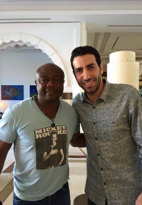 أبو تريكة ينشر صورة له مع عبيدي بيليه