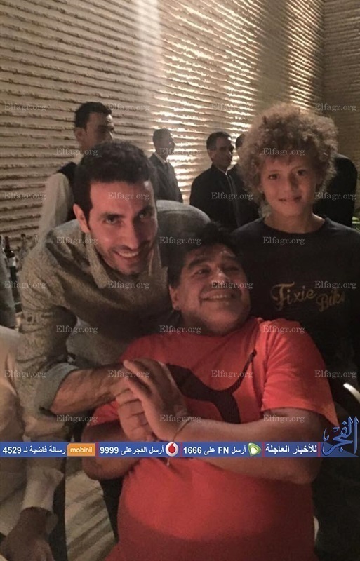 أبوتريكة ينشر صوره له مع ماردونا