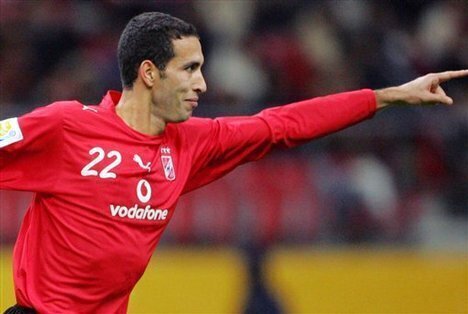 محمد أبو تريكة من استحق «علقة ساخنة»